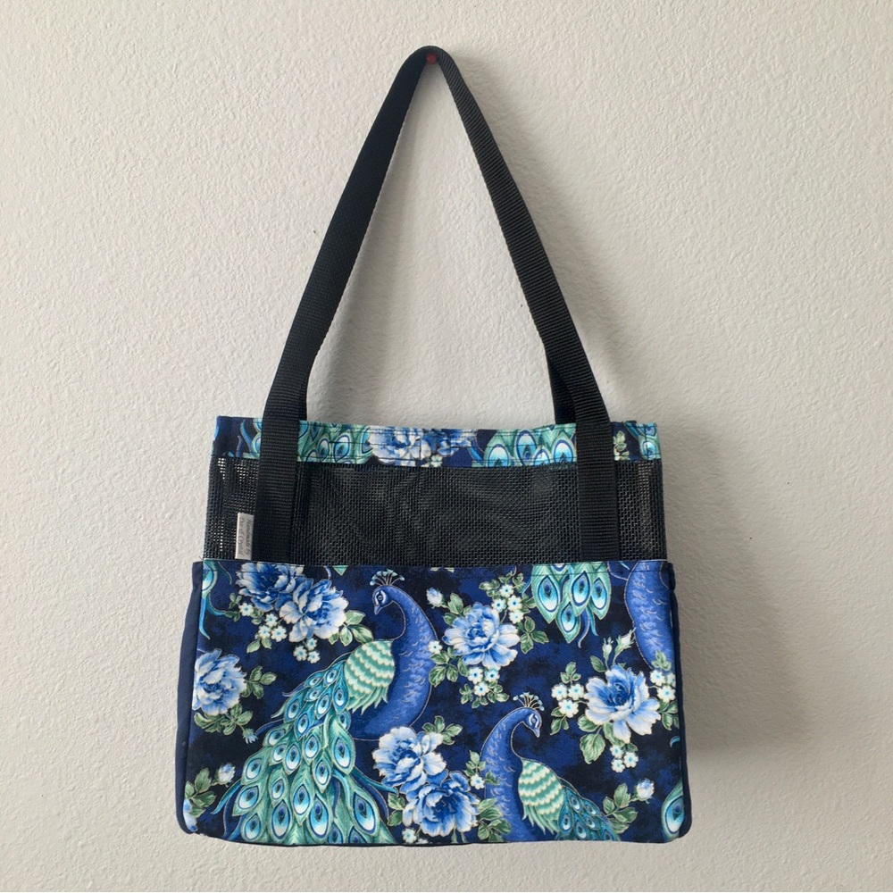 🎉HP🎉 Beautiful Peacock Carry All Shoulder Tote Bag Purse